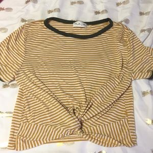 T-shirt Knot Crop Top